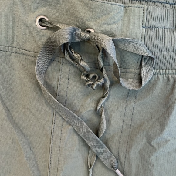 Gap Fit Womens Athletic Short - Picture 6 of 6